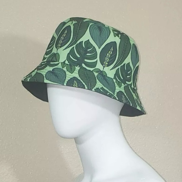 NWOT- Leaf Pattern Bucket Hat - Picture 1 of 5